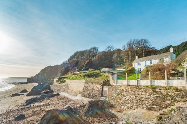 Downsteps Beach House, Torcross Image of Downsteps Beach House, Torcross